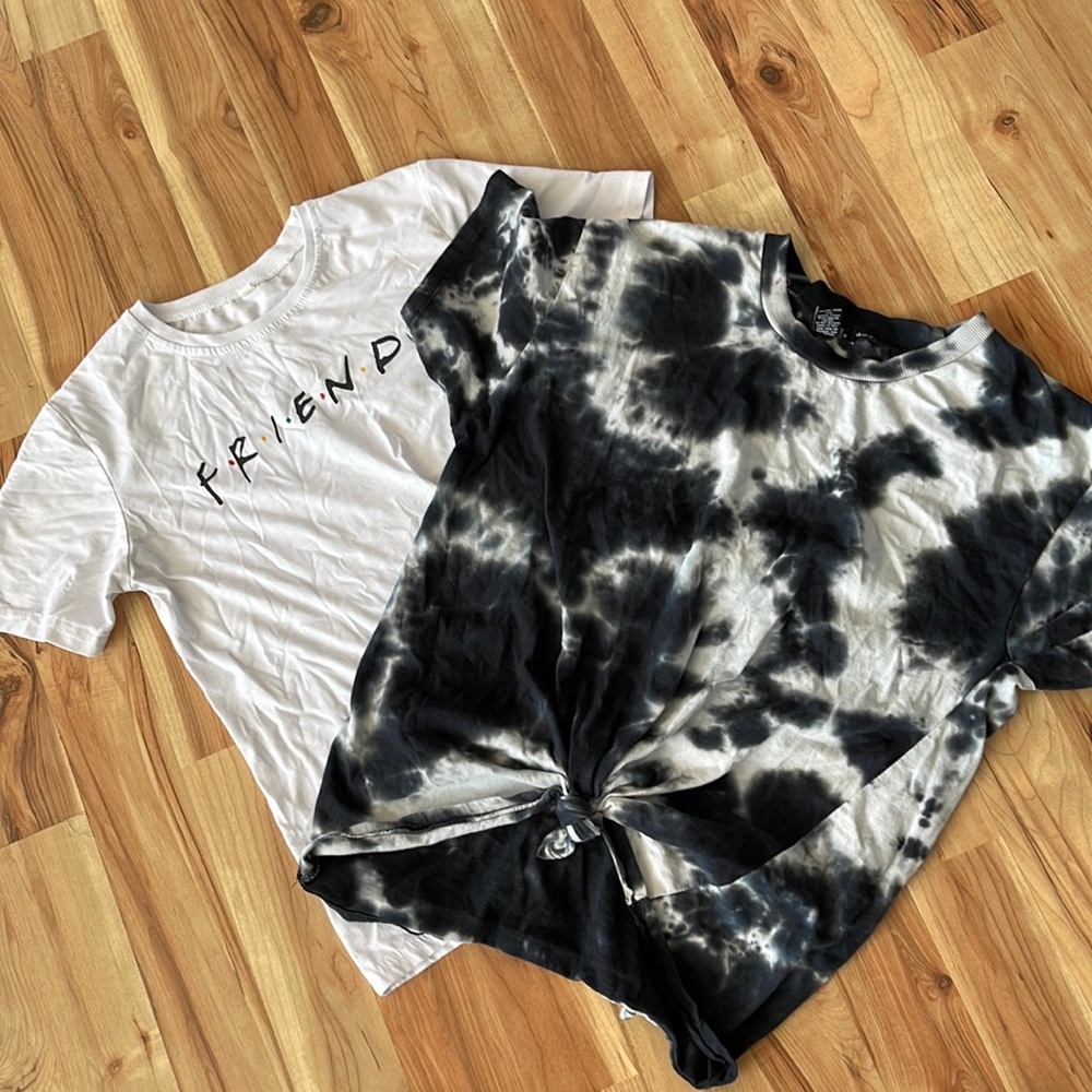 Medium/Large juniors T-shirt
